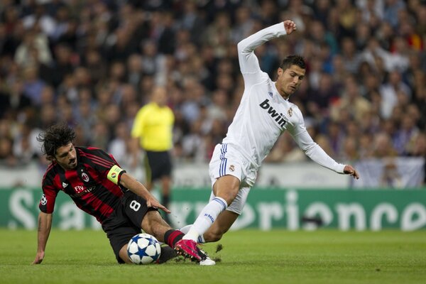 Ronaldo podczas gry w piłkę nożną