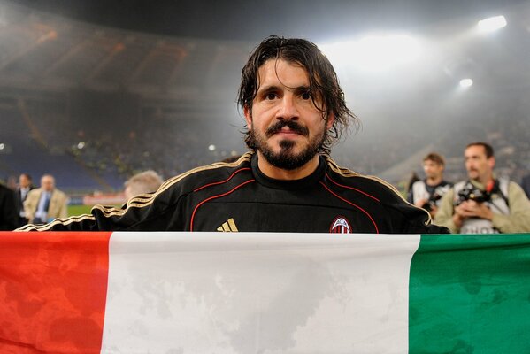 Tollwütiger Gattuso hält Flagge