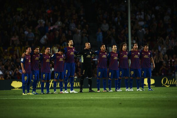 The full Barcelona squad is ready to play football