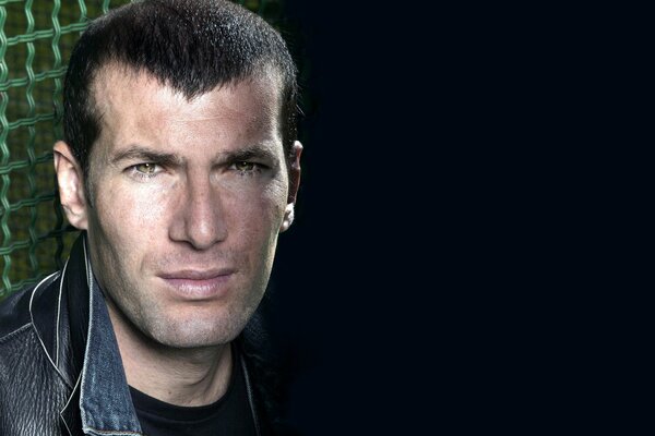 Słynny piłkarz Zidane na zdjęciu