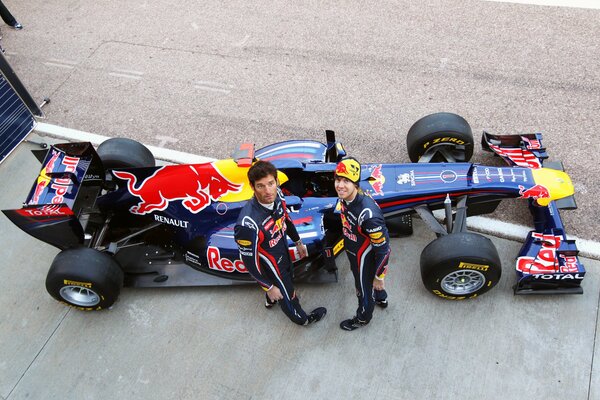 Red Bull bolide et deux pilotes