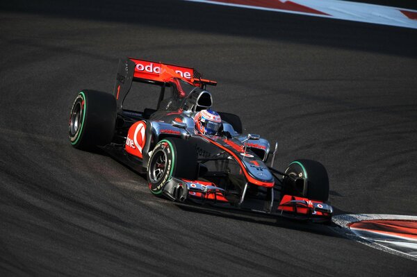 Course De Formule 1. Jenson Button