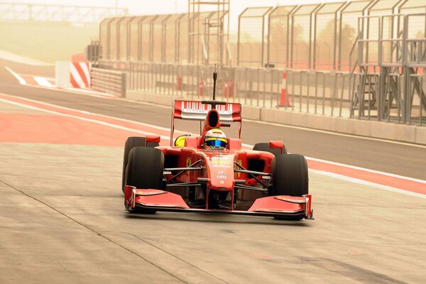 Bahrain International Circuit und ein einsamer Rennfahrer