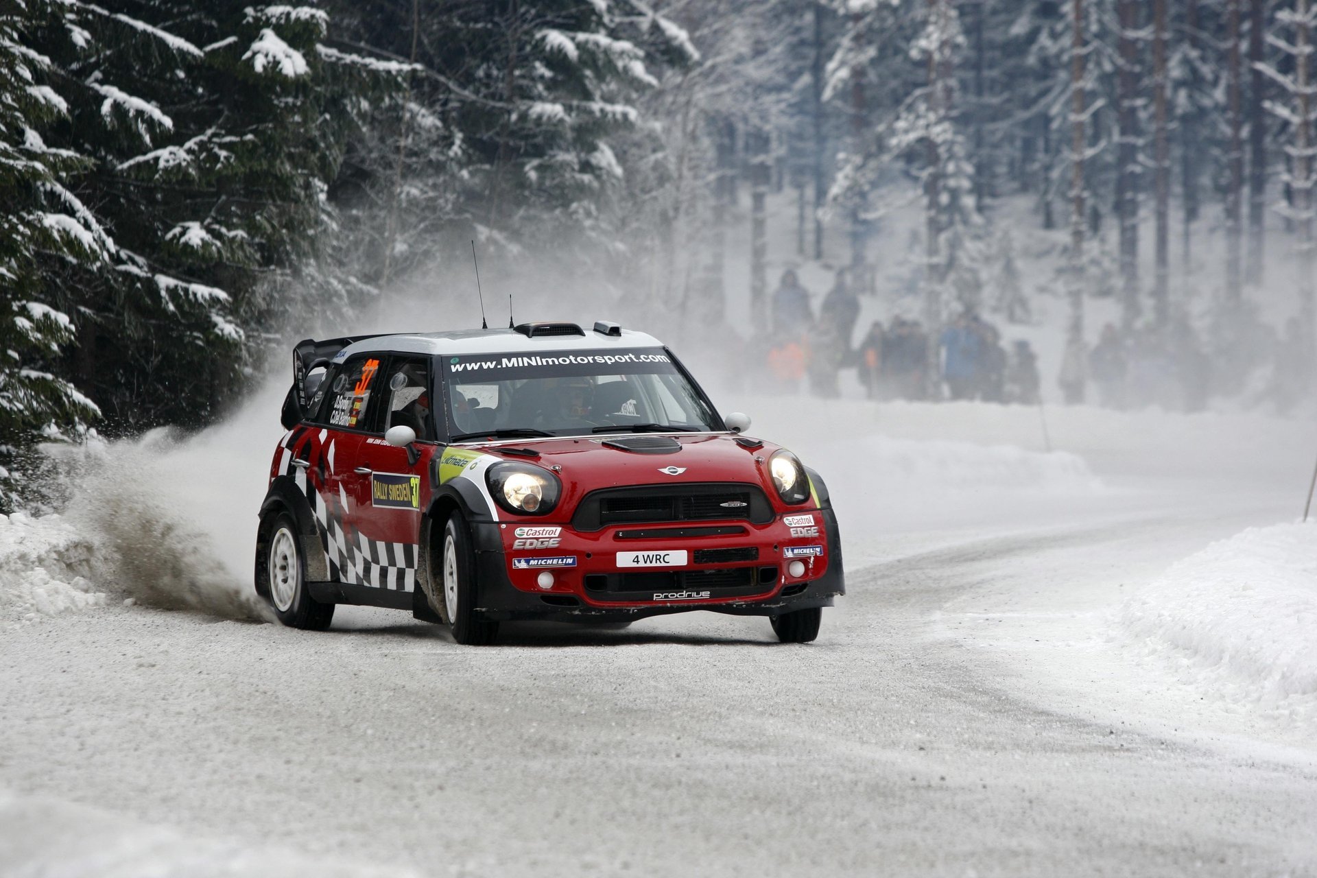 rally rojo mini mini cooper mini cooper nieve gente bosque