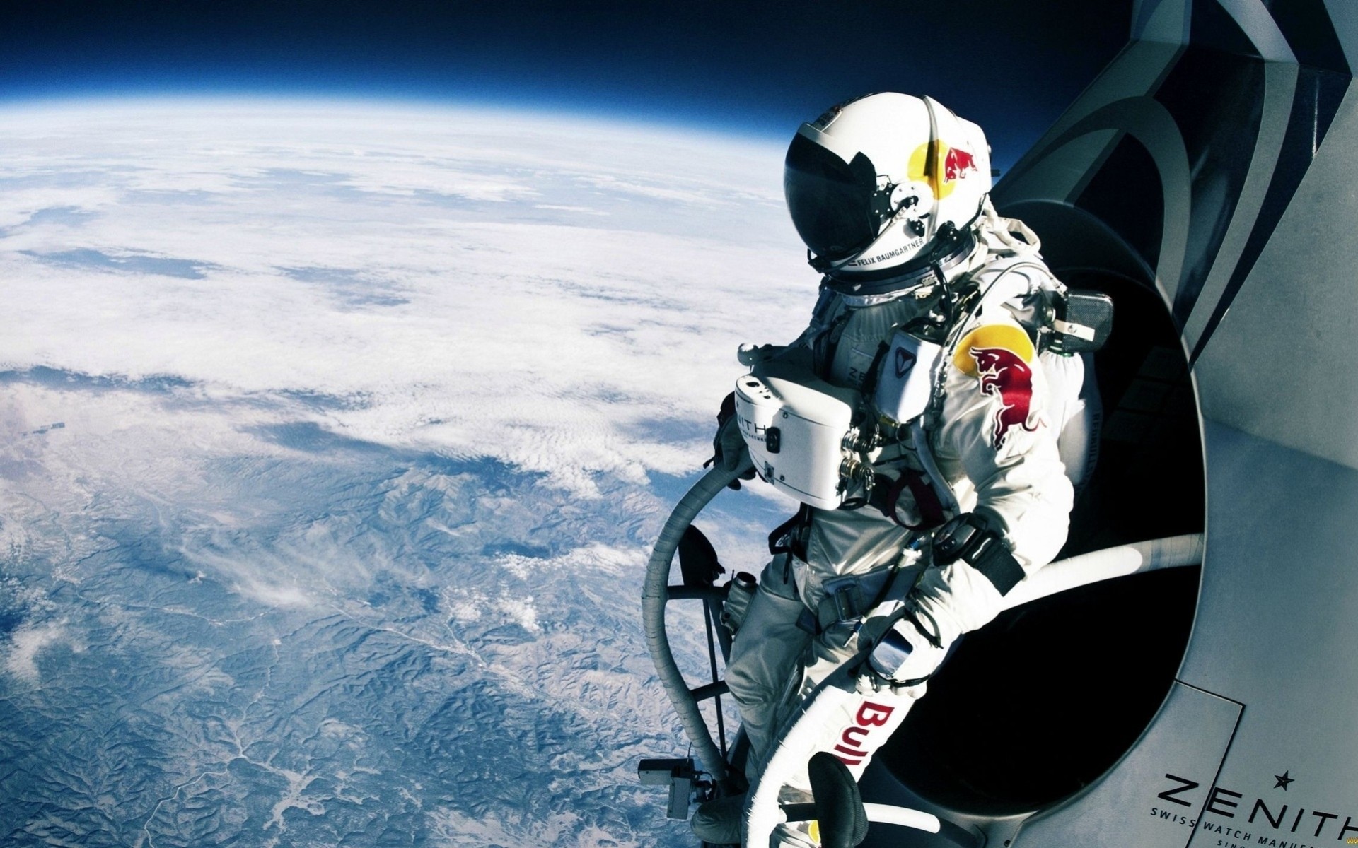 skok felix baumgartner sportowiec czerwony byk kosmos