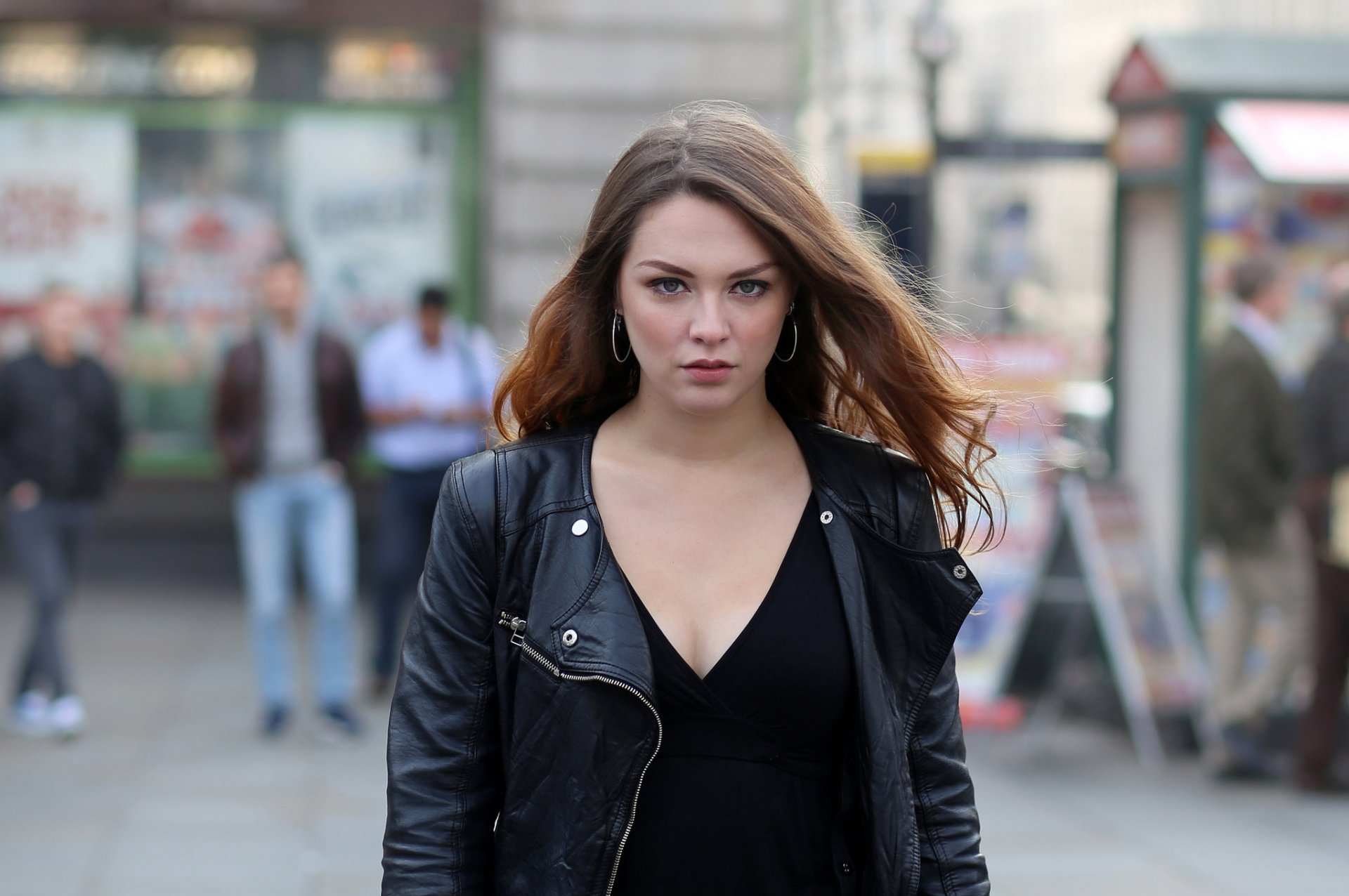 weekly imogen london photo-shoot view cleavage town