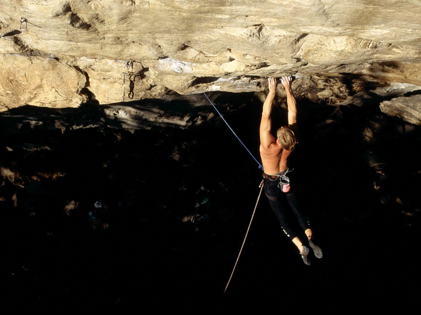 alpinisme roche mâle grimpeur assurance