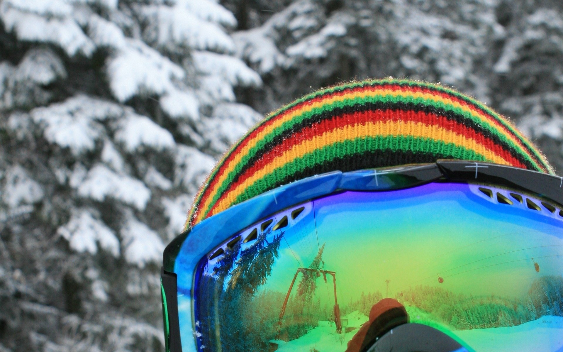 zima okulary śnieg kolory snowboard czapka styl