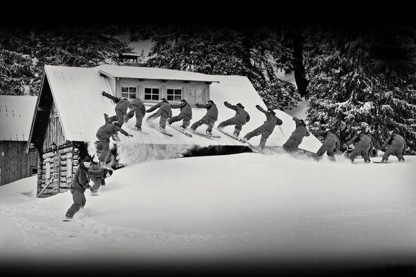 Кадр из чёрно-белого фильма про лыжников в заснеженной зиме
