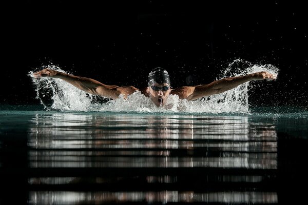 Beautiful photo of a swimmer in motion