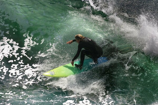 Surfen ist ein Sport für die Starken