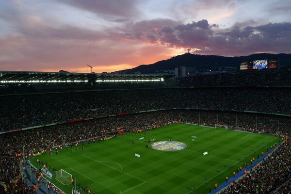 Das Stadion und der herrliche Sonnenuntergang