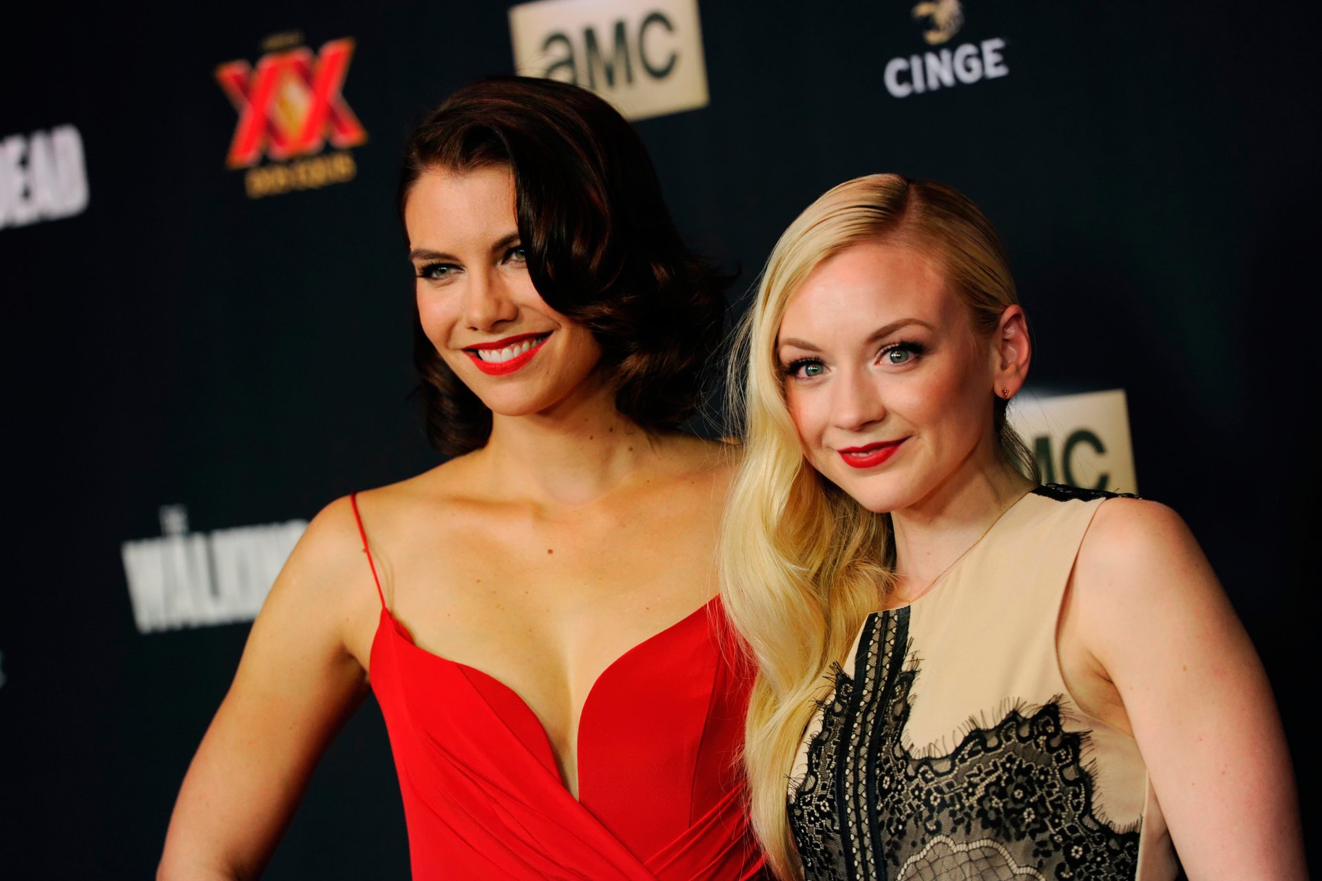 lauren cohan emily kinney the walking