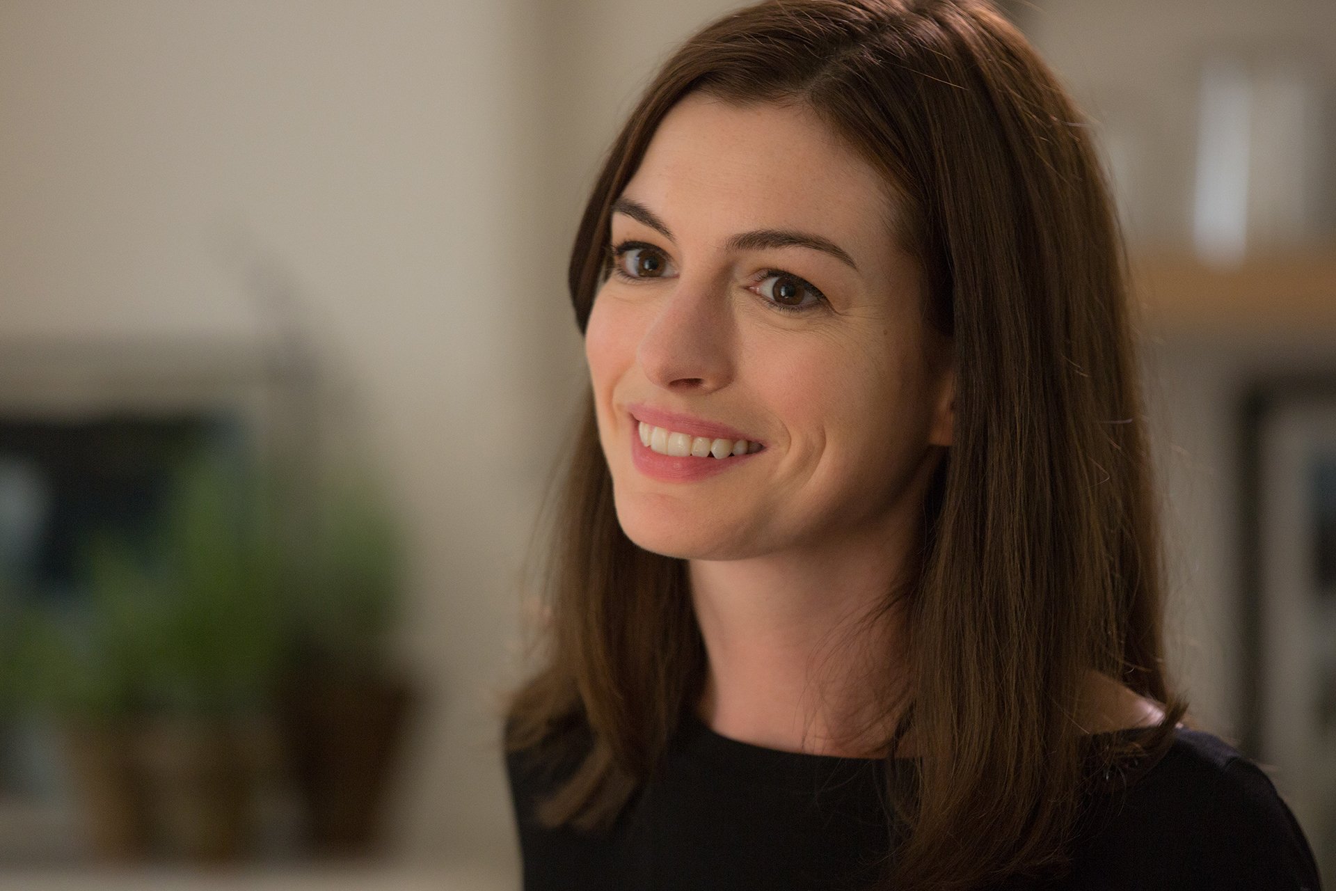 stagiaire anne hathaway anne hathaway fille sourire jules austin comédie