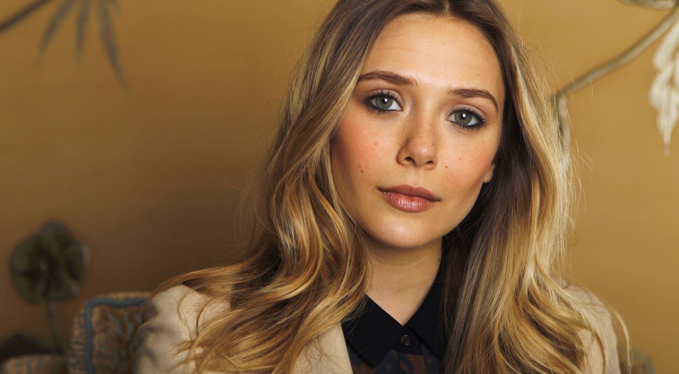 elizabeth olsen attrice sguardo