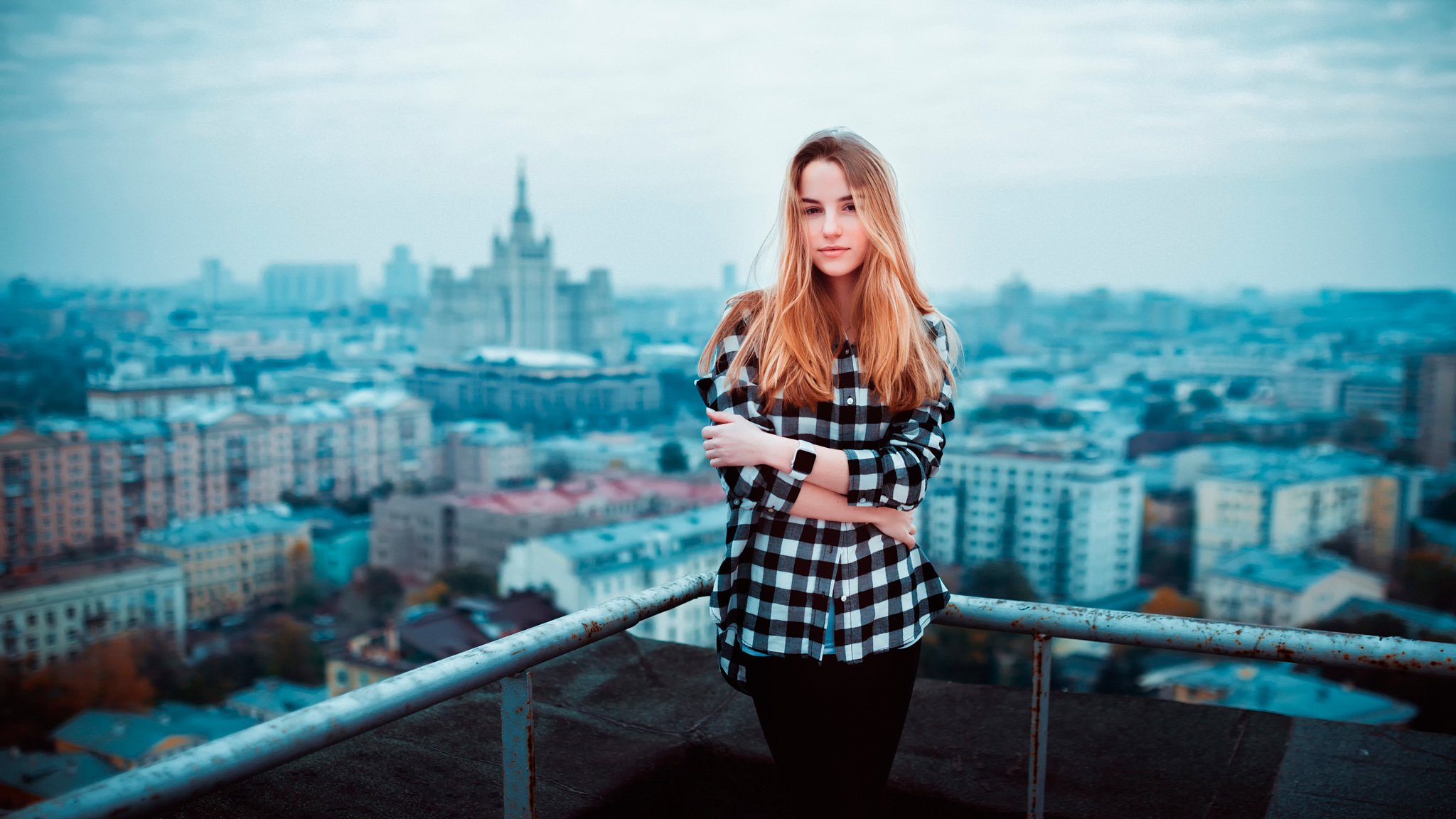 maryana ro ivan gorokhov girl roof town height