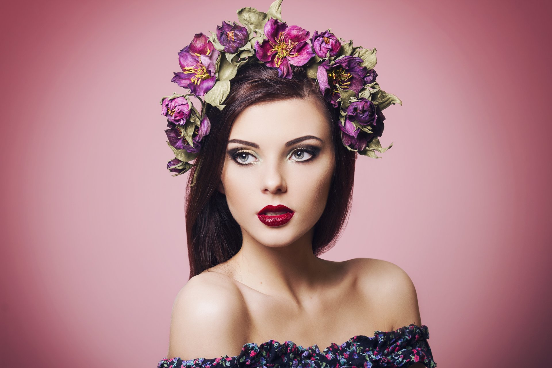 girl model face make-up lipstick eyes hair wreath background