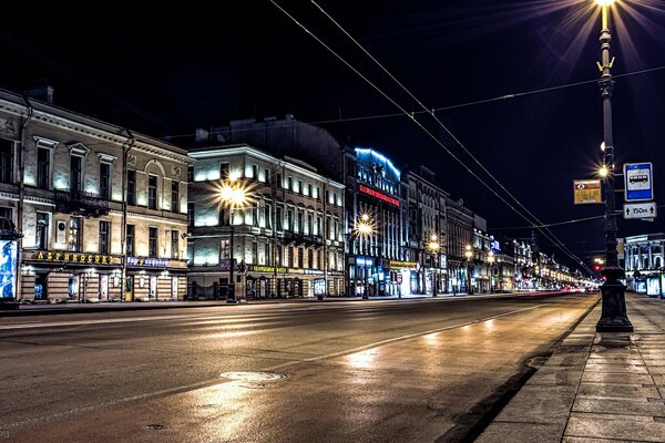 Noche Nevsky pprospekta San Petersburgo