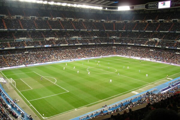 Fußballstadion in Madrid und Fans