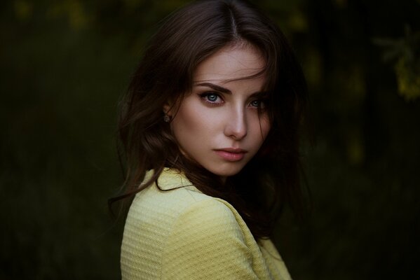 Hermosa mirada en el retrato de una niña