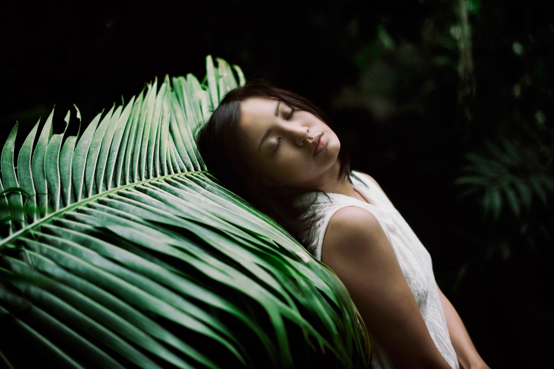 chica naturaleza hoja descanso sueño