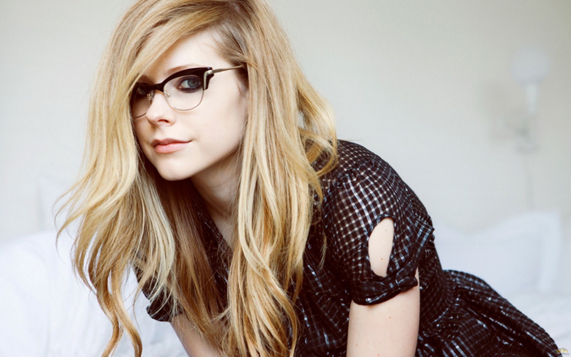 avril lavigne cantante gafas música