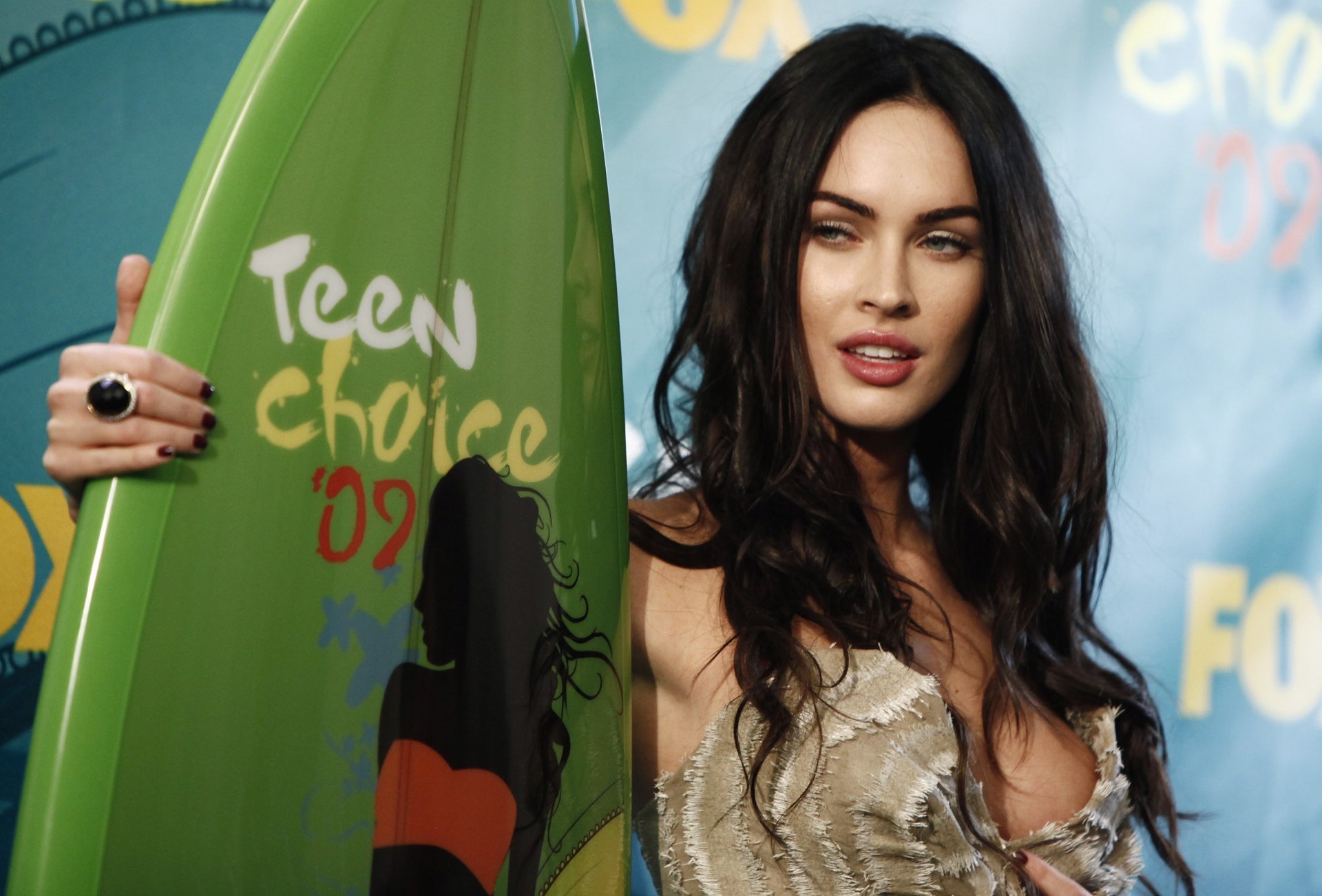 megan fox robe beauté brunette