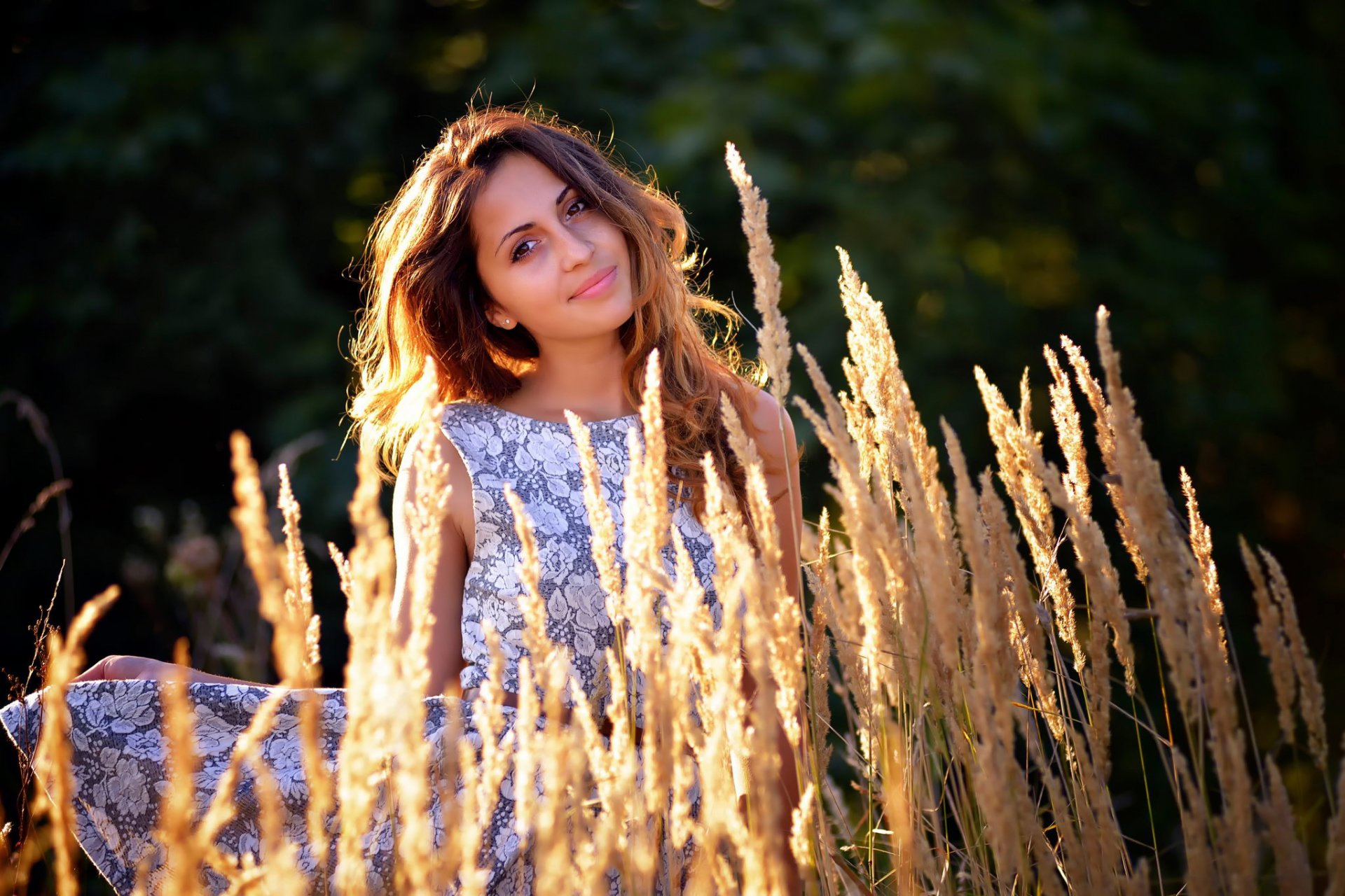 lesya retrato verano luz del sol cañas