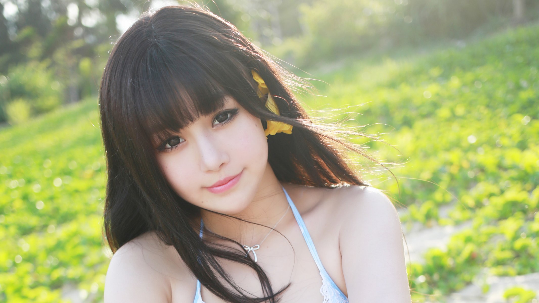 barbie 可 儿 barbie ke er barbie asian chinese model china china joy model girl face cute grass view necklace 儿 可 儿