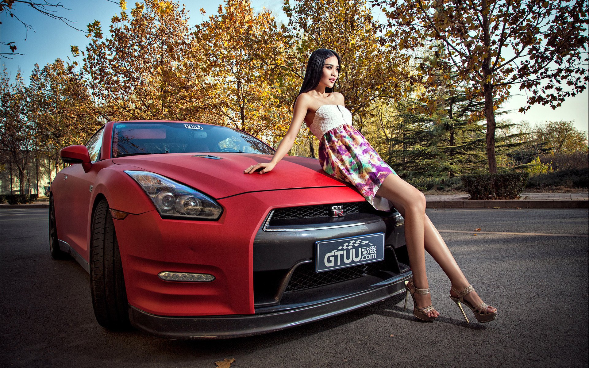 девушка nissan gt-r азиатка корейский модели модель машина авто автомобиль