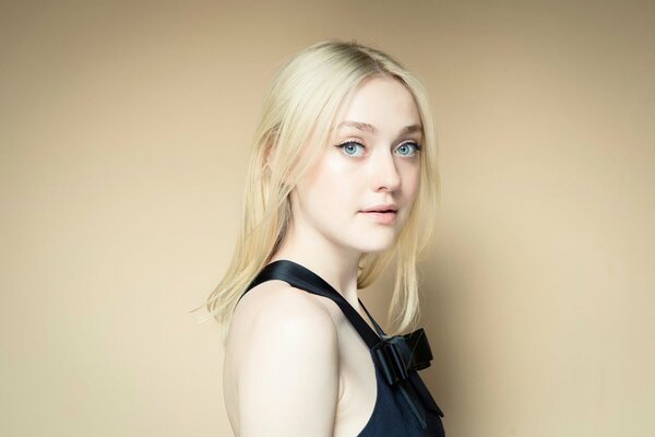 Sesión De Fotos De Dakota Fanning. Fotos de chica rubia