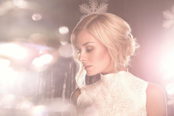 Foto di Katherine Jenkins su sfondo rosa