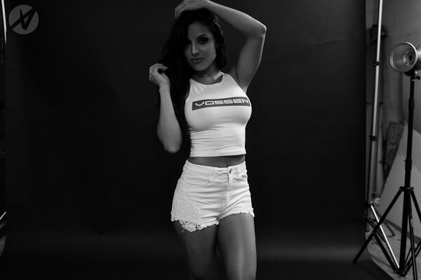 Estefania seranno modelo en la sesión de fotos de BW