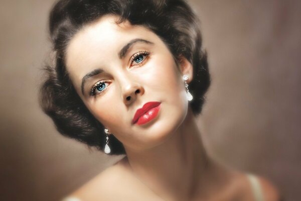 Elizabeth Taylor gaze with blue eyes