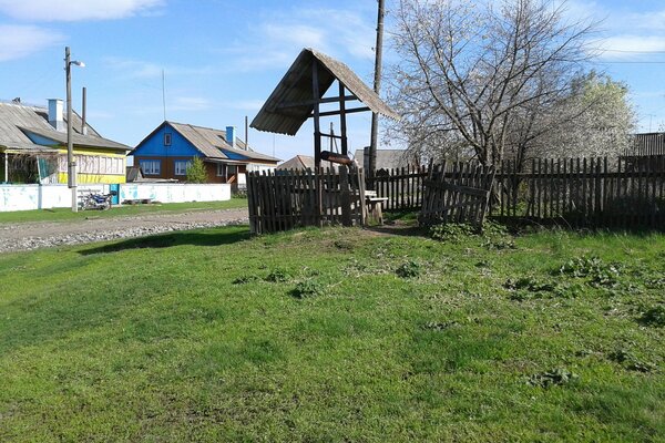 Image of a dilapidated wooden well