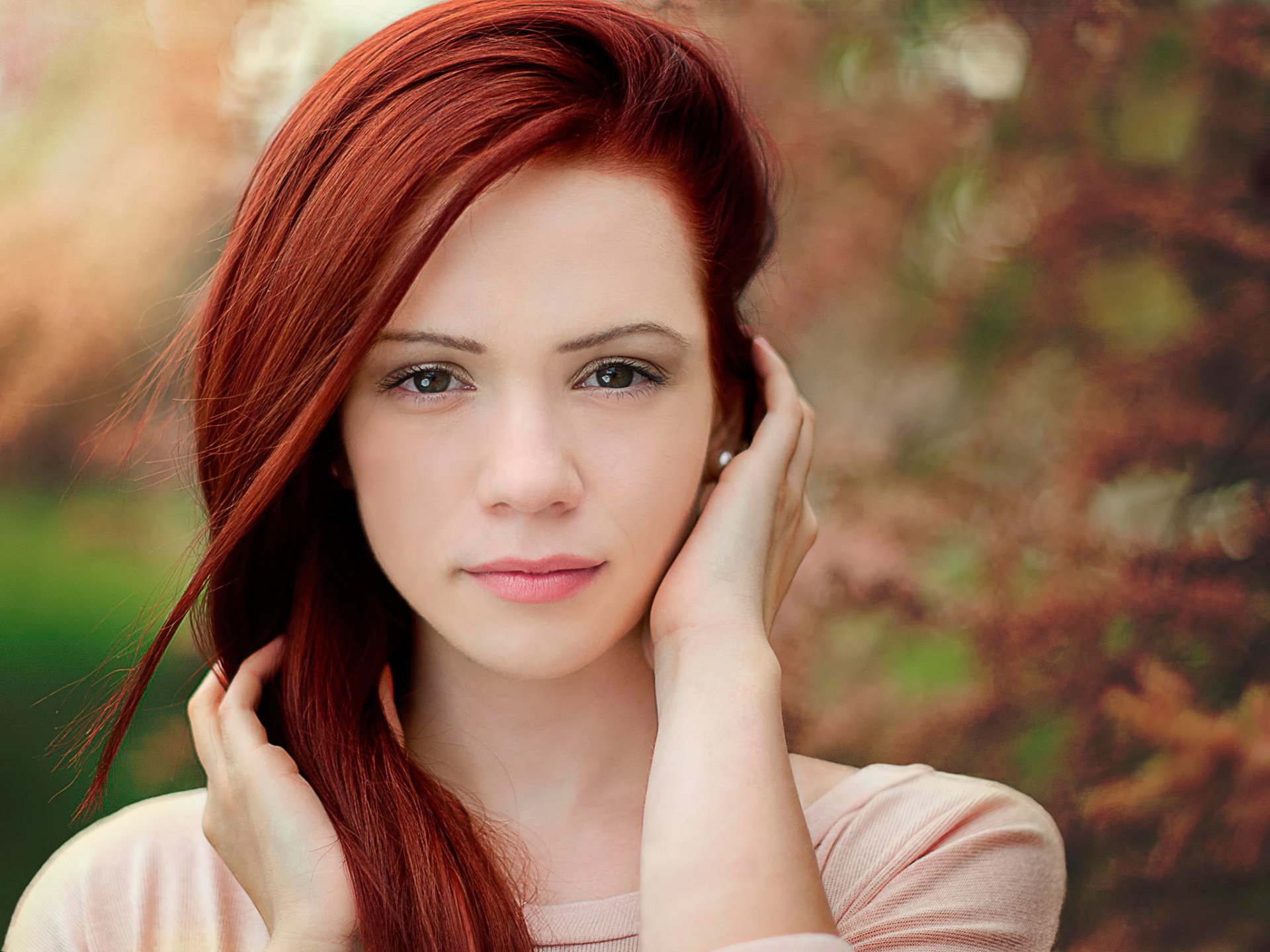 mirella portrait red hair