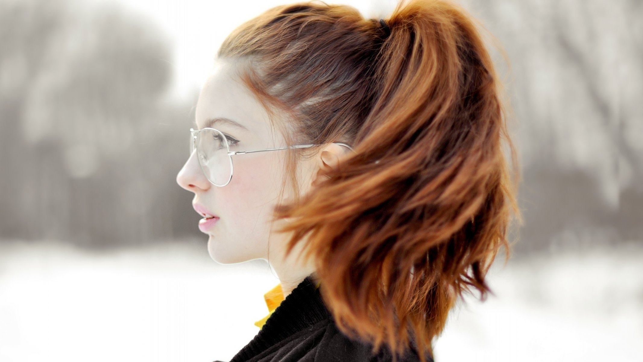 rousse fille lunettes profil ebba zingmark