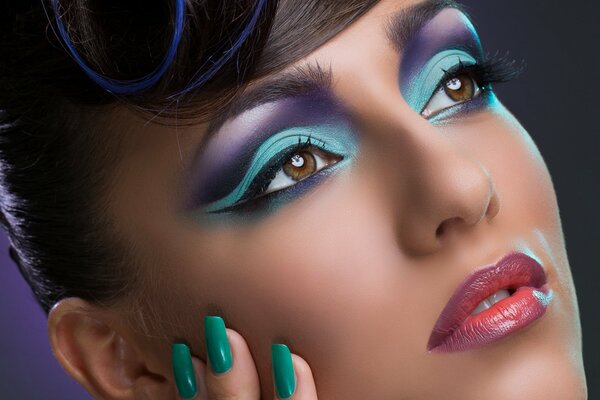 Bright makeup in blue tones