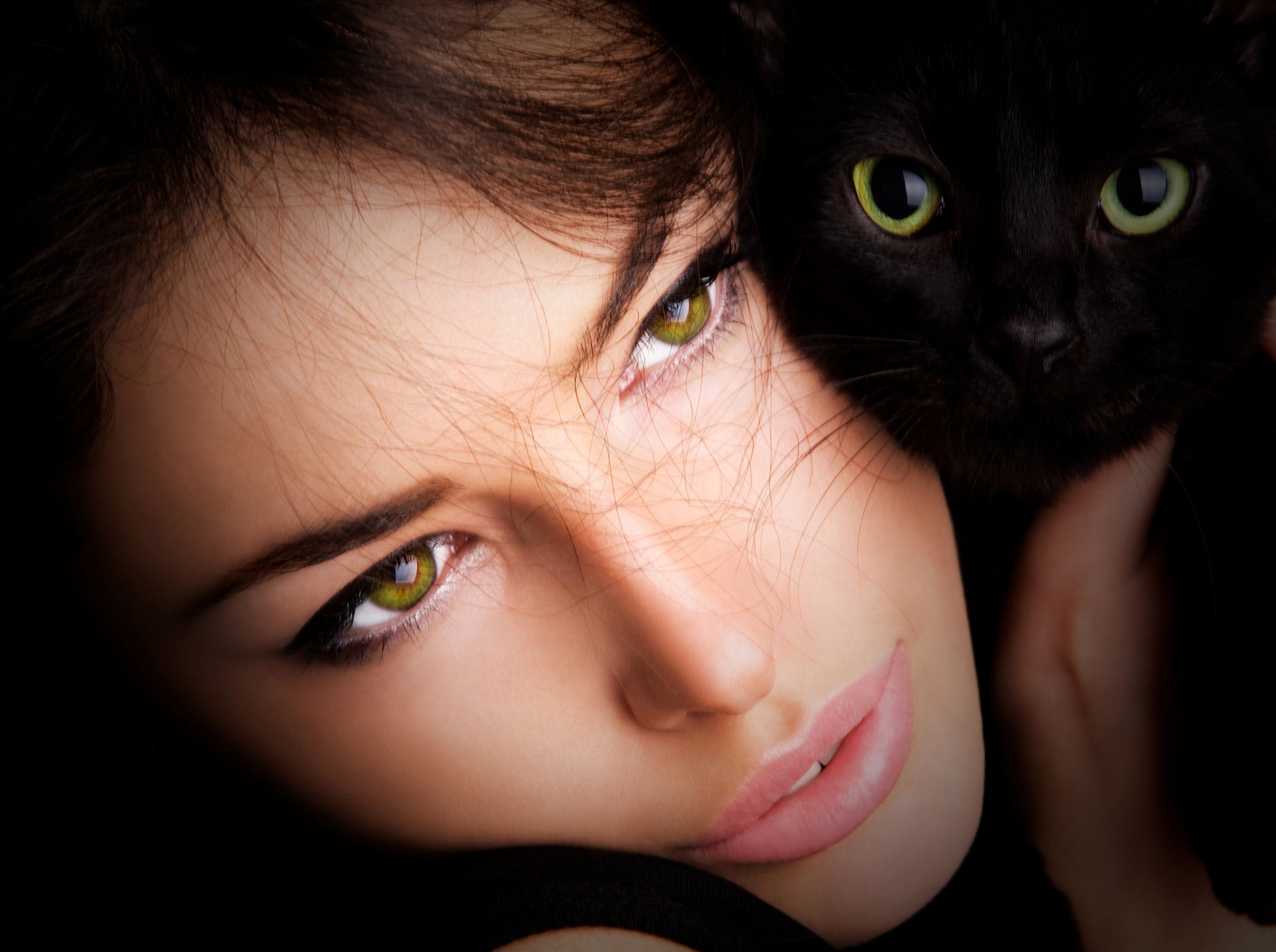 girl green-eyed brown hair cat view