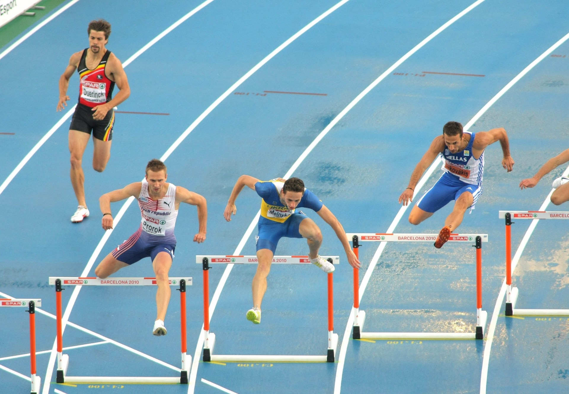 coureurs sauts obstacles