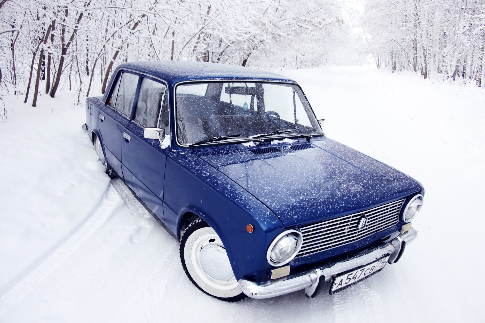 vaz zhiguli invierno clásico centavo 2101 nieve azul