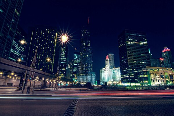 Night America. Blick auf Wolkenkratzer in Chicago