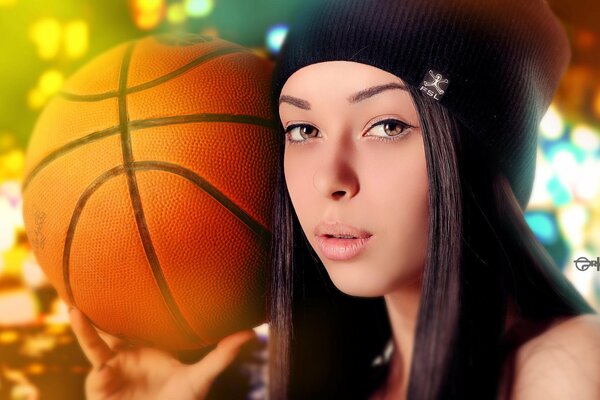 Девушка в шапке с баскетбольным мячом