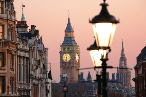 Angleterre Londres avec horloge Big Ben et lanternes