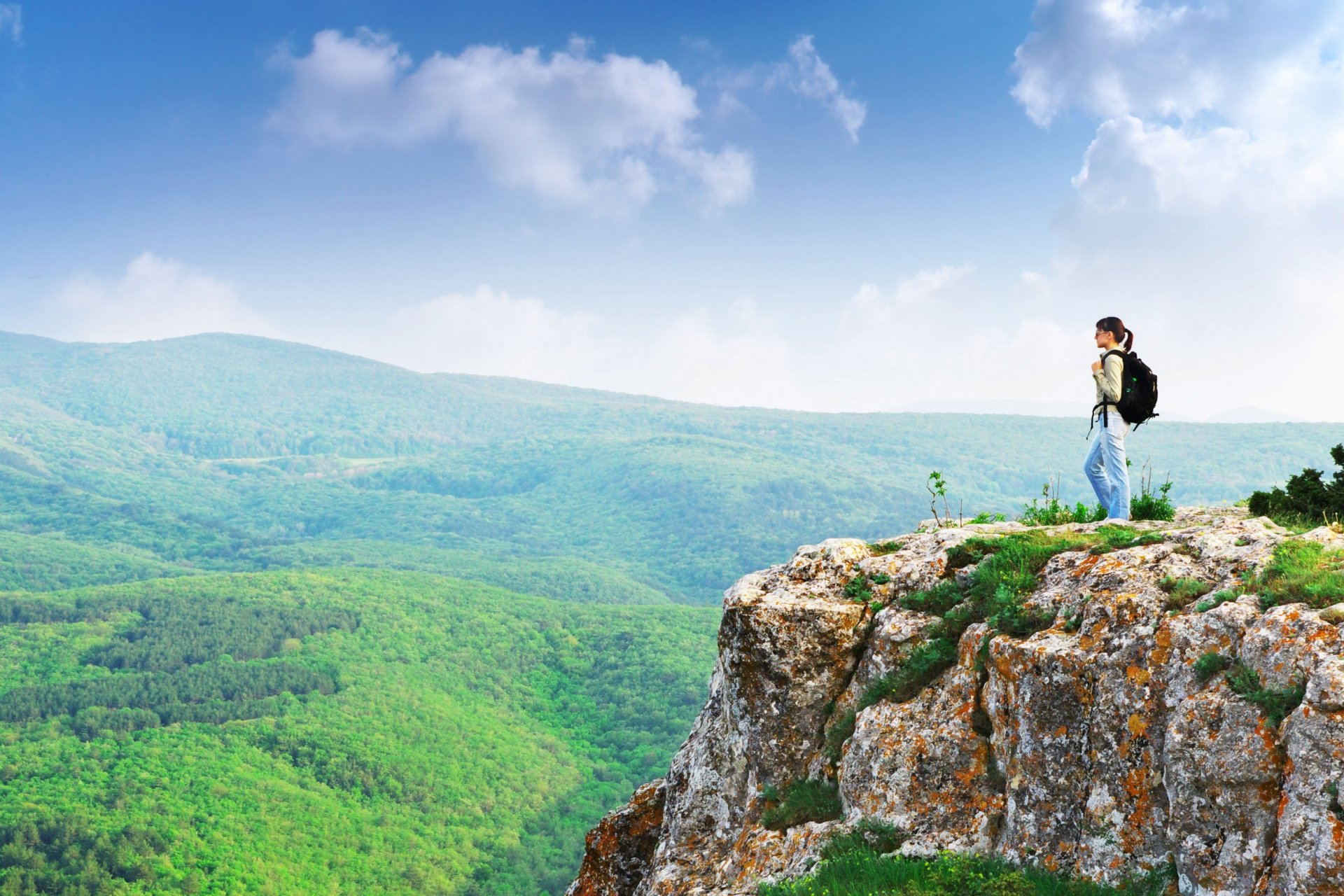 montagnes fille rochers touriste