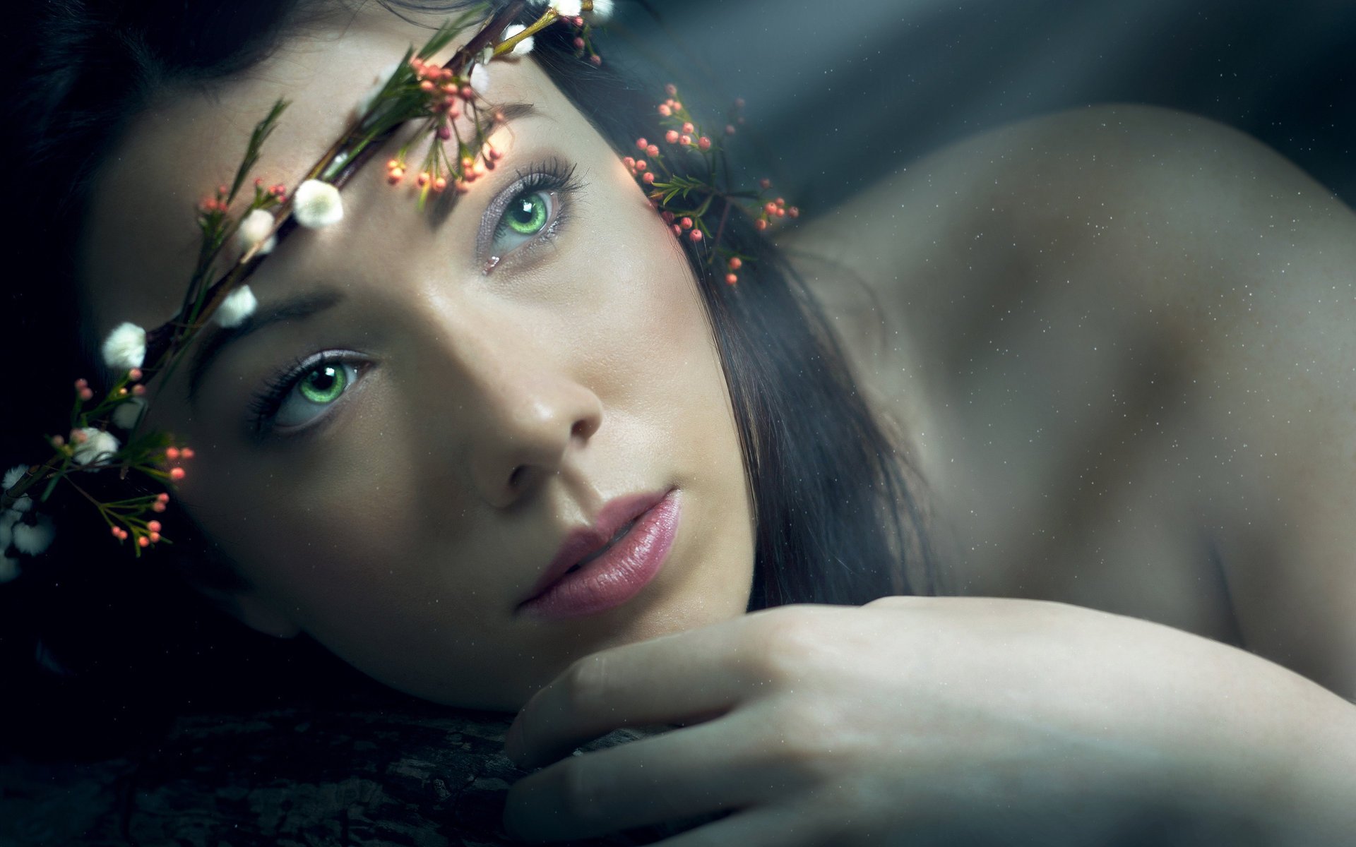 girl portrait green eyes wreath