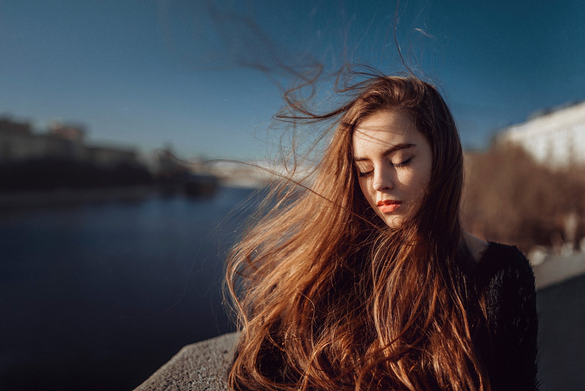 humeur de printemps cheveux portrait lumière du soleil russie georgi chernyadyev