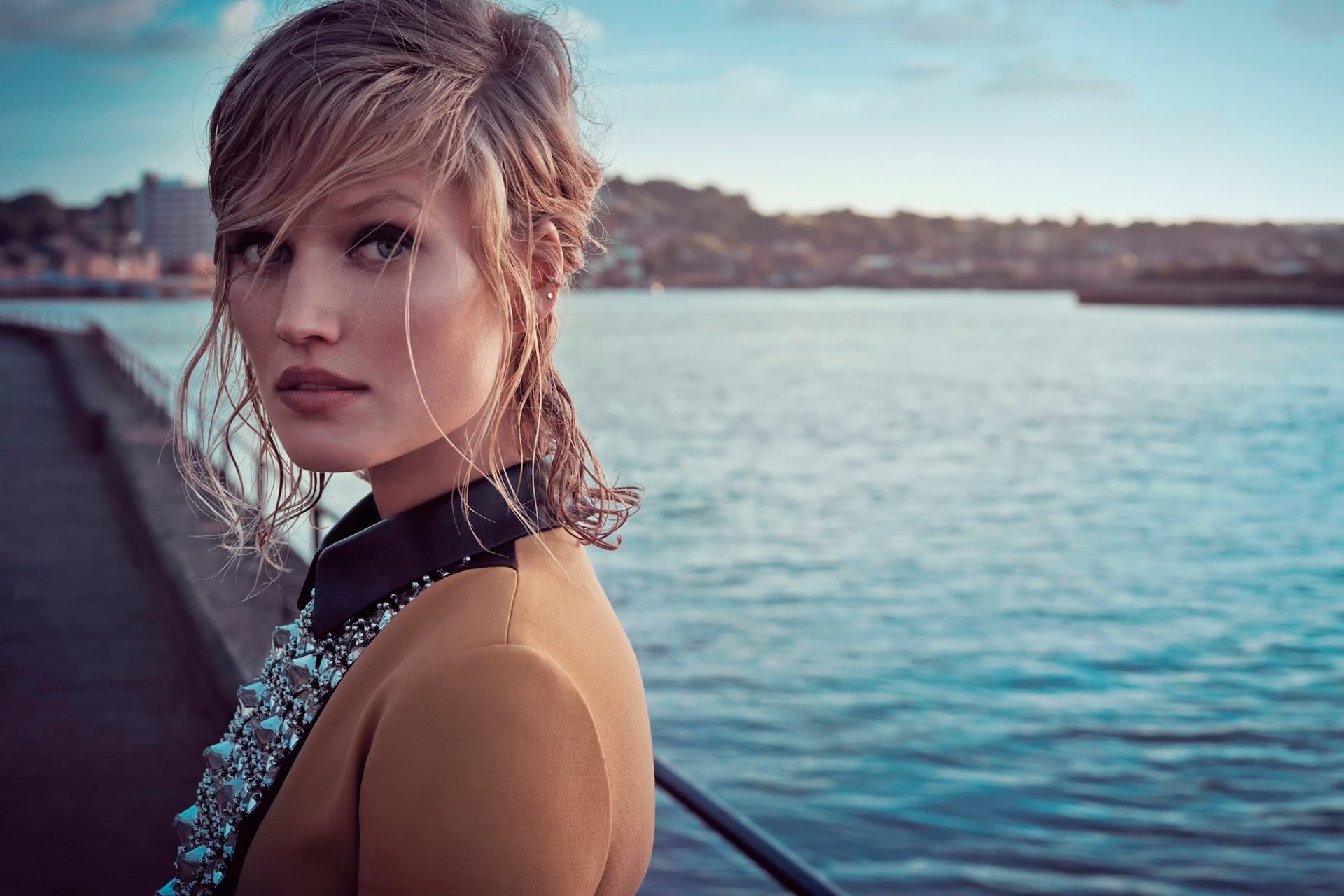 toni garrn servizio fotografico harper s bazaar