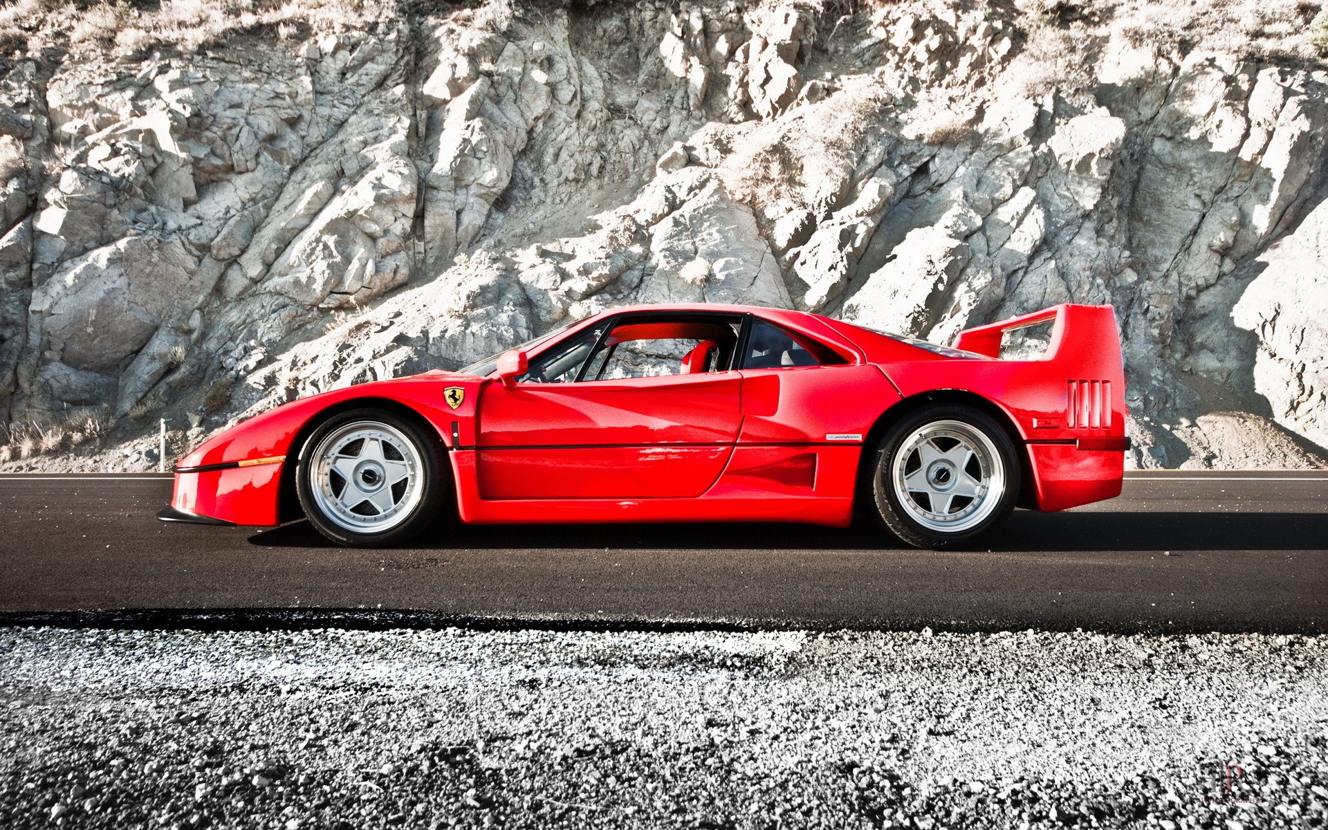 coche f40 carretera