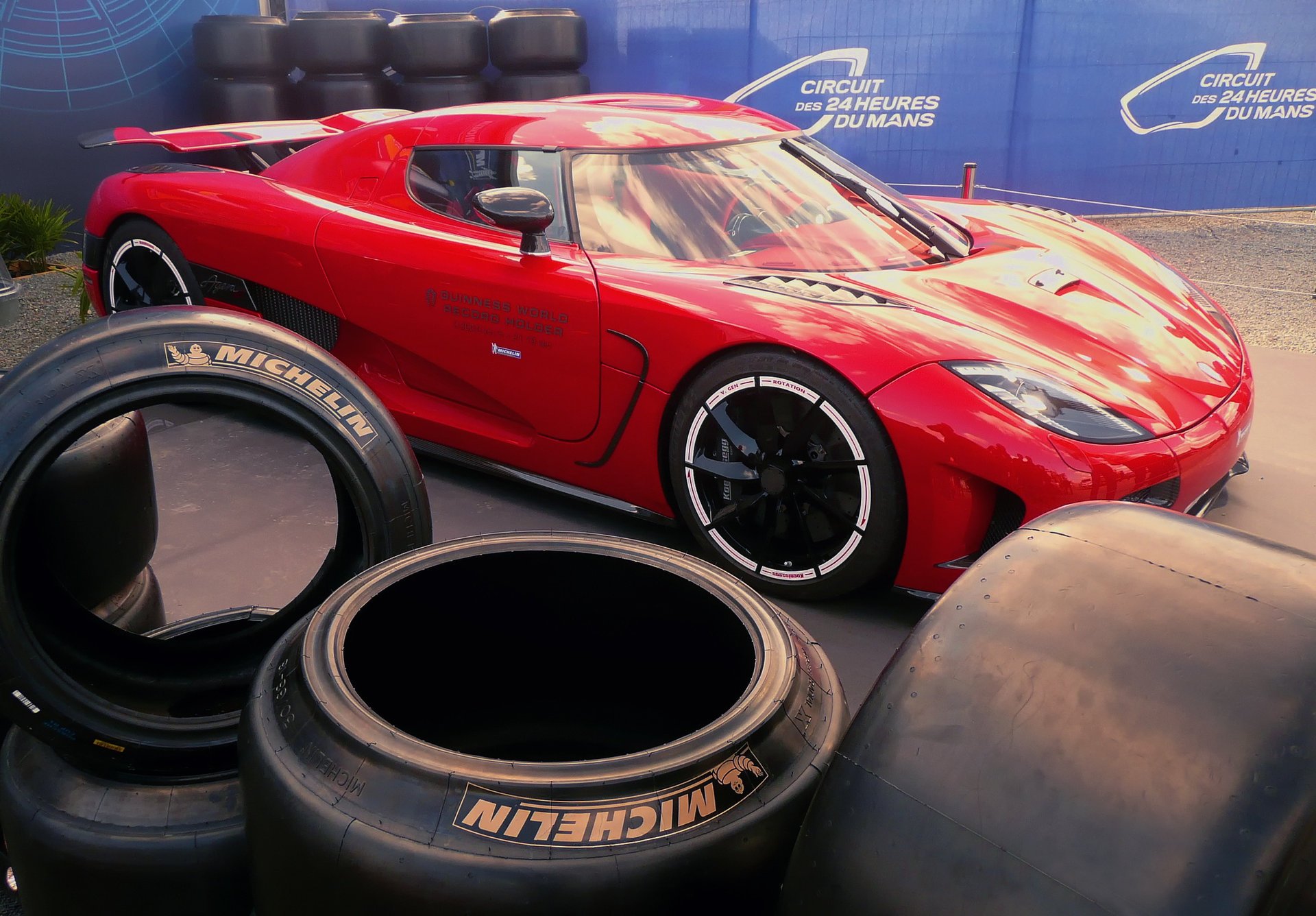 tires koenigsegg red agera r